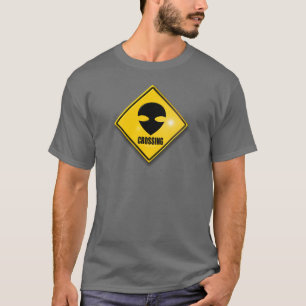 T-shirt Habillement étranger d'obscurité de croisement