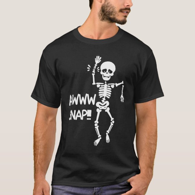 T-shirt Halloween Aww Snap Skeleton Dangers broyé main C (Devant)