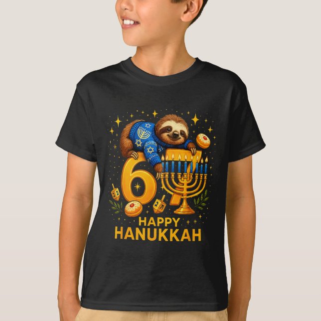 T-shirt Happy Six Seven Hanukkah Funny Meme Menorah Sloth  (Devant)