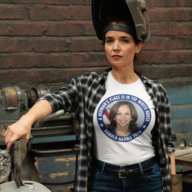 T-shirt Harris LA PLACE D'UNE FEMME EST DANS LA MAISON BLA (Créateur téléchargé)