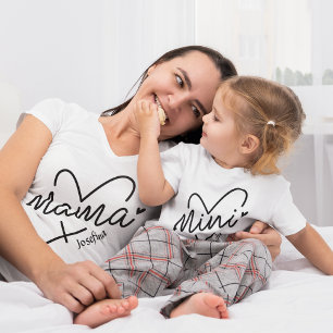 T-shirt Heart Mama avec nom personnalisé correspondant