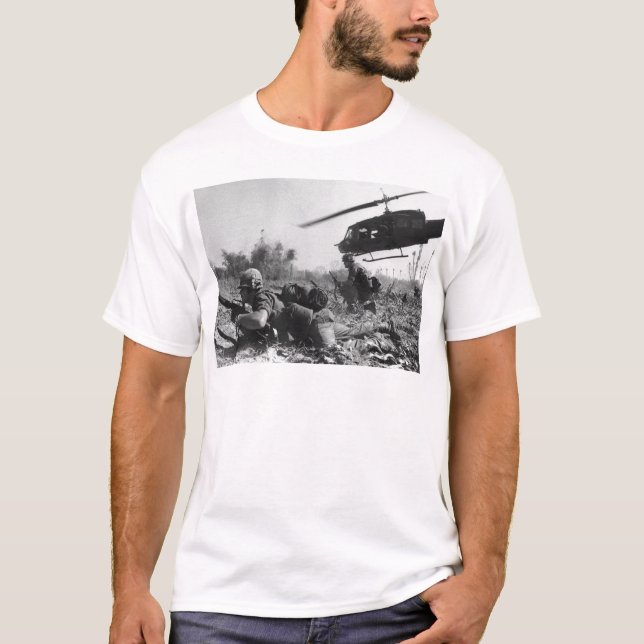 T-shirt Hélicoptère de l'UH-1D de Crandall principal dans (Devant)