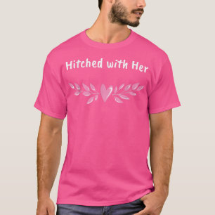 T-shirt Hitché avec sa chambre dit Mari à être citée
