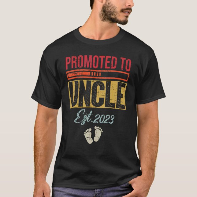 T-shirt Hommes Promus À Oncle Est 2023 Première Fois Oncle (Devant)