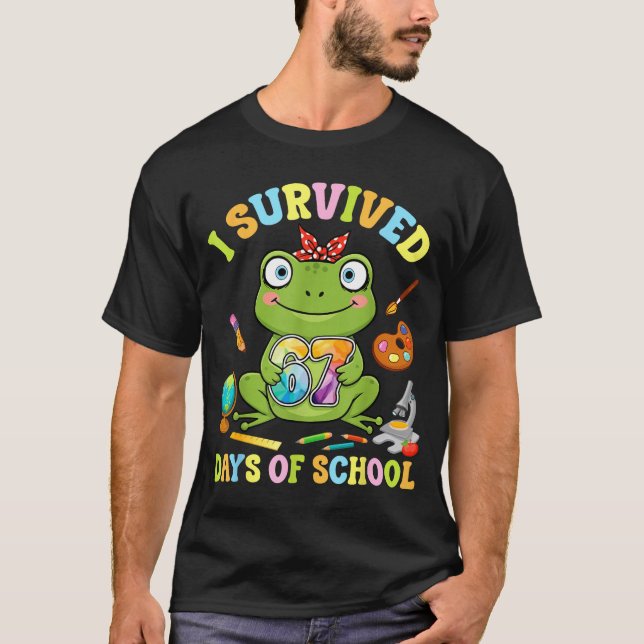 T-shirt I Survived Six Seven Days Of School Cute Frog Stud (Devant)