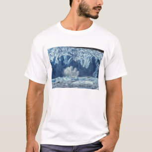 T-shirt iceberg nouvellement vêtu éclaboussant dans des 