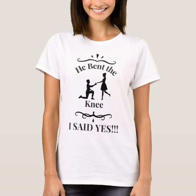 T-shirt Il A Déposé La Proposition De Financement Du Genou (Devant)