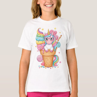 T-shirt Illustration de licorne mignonne dans un cône de g