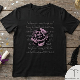 T-shirt Illustration de rose dessinée à la main avec citat