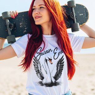 T-shirt Impression noire de l'ère du cygne vintage