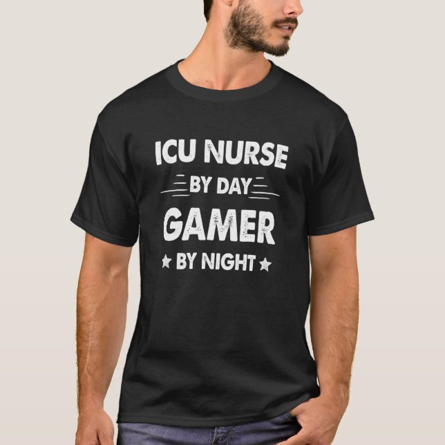T-shirt Infirmière Icu Par Joueur De Jour Par Nuit (Devant)