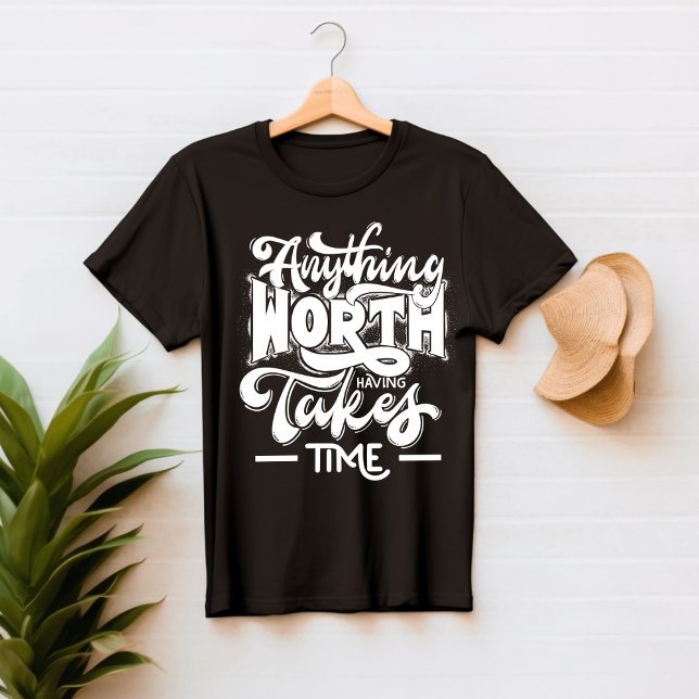 T-shirt inspirant de la typographie de devis (Créateur téléchargé)