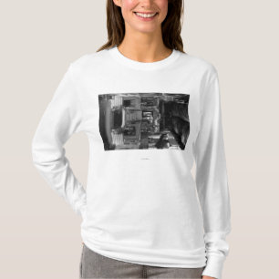 T-shirt Intérieur d'auberge de mission de rive,