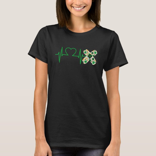 T-shirt Irish Nurse Bandage Heartbeat St patrick Shamrock (Devant)