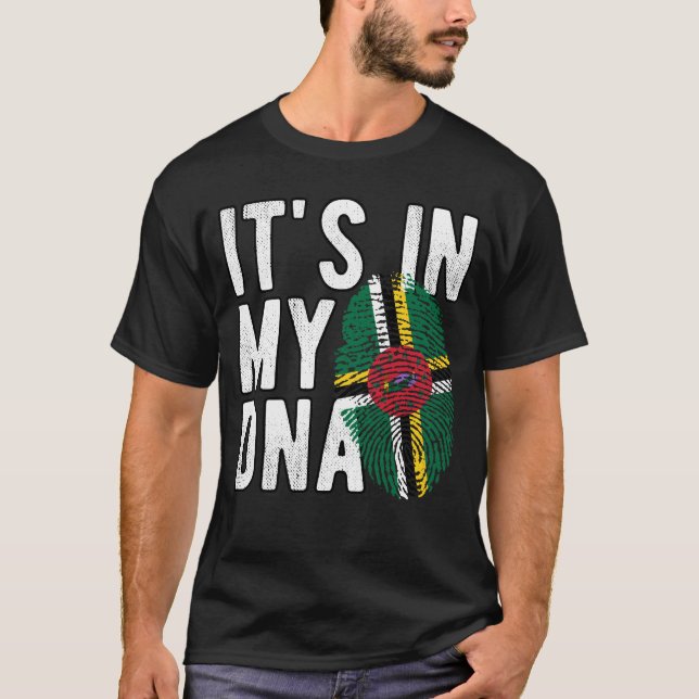 T-shirt It's in my DNA Dominica Flag Fingerprints (Devant)