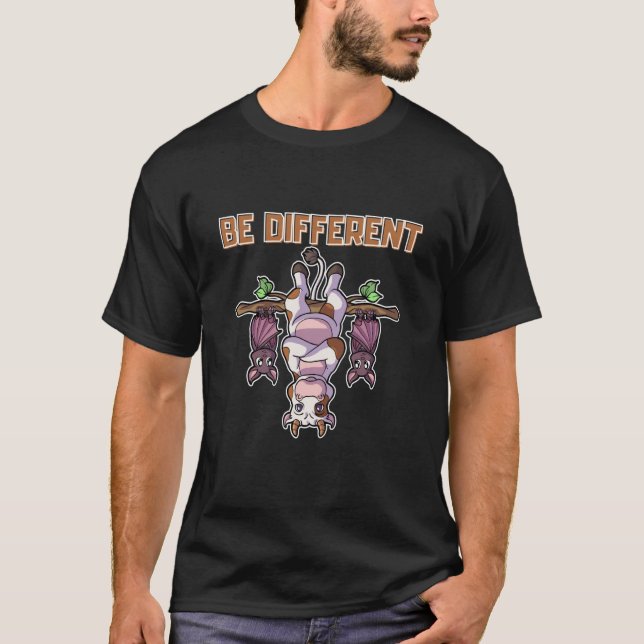 T-shirt It's okay to be different Sei Anders Cow Bat  2 (Devant)