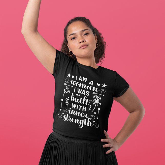 T-shirt IWD Je Suis Une Femme J'Ai Été Construit Avec Forc (Créateur téléchargé)