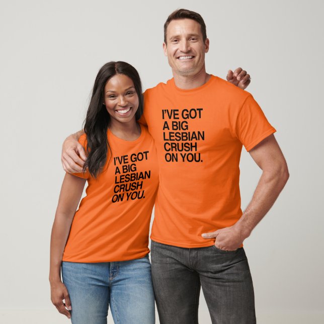 T-SHIRT J'AI UN PEU DE LESBIE À TE COUPER. (Unisexe)