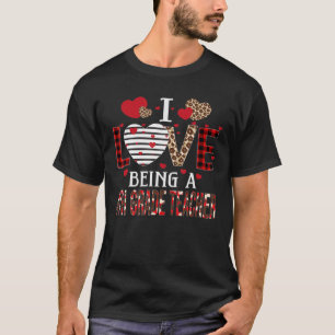 T-shirt J'Aime Être Un Enseignant De 4E Année Coeurs Rouge
