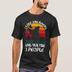 T-shirt J'Aime Les Baskets Et Peut-Être Trois Personnes Vi