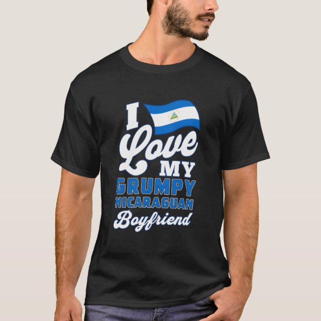 T-shirt J'aime mon petit ami nicaraguayen grincheux (Devant)
