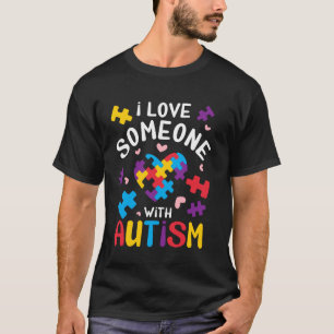 T-shirt J'aime quelqu'un avec un casse-tête de cœur d'auti