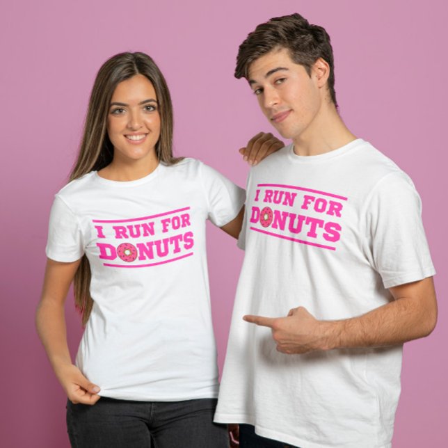 T-shirt Je cours pour beignets rose Funny citation sur la  (Créateur téléchargé)