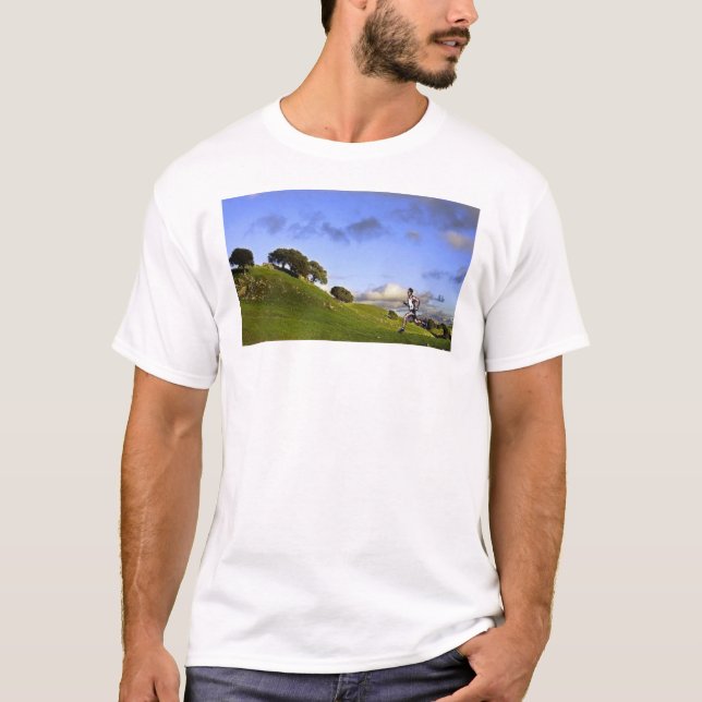 T-shirt Je cours pour la colline de elle ! (sur le dos) (Devant)