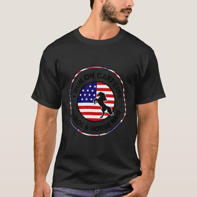 T-shirt Je Cours Sur La Caféine Chaos Cheveux Cheval (Devant)