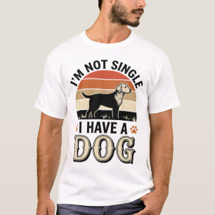 T-shirt Je ne suis pas célibataire, j'ai un chien modèle d
