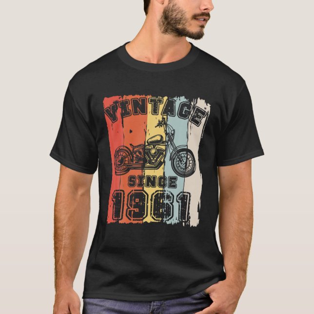 T-shirt Je ne suis pas vieux Je suis classique 1961 Retro  (Devant)