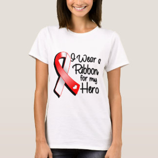 T-shirt Je porte un ruban rouge et blanc pour mon héros