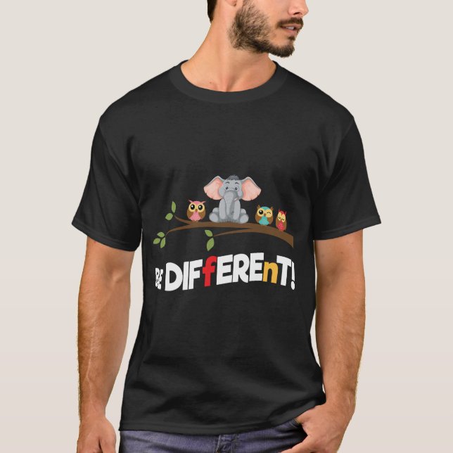 T-shirt Je suis différent - Restez différent Slogan Hibou  (Devant)
