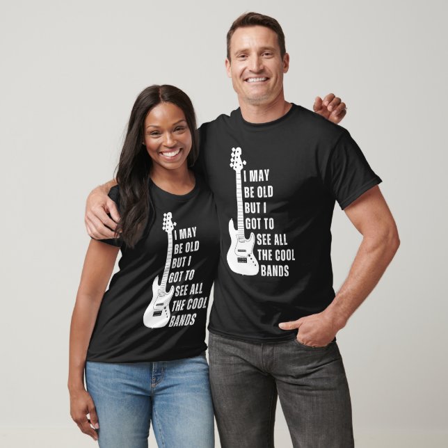 T-shirt Je Suis Peut-Être Vieille Mais Je Dois Voir Toutes (Unisexe)