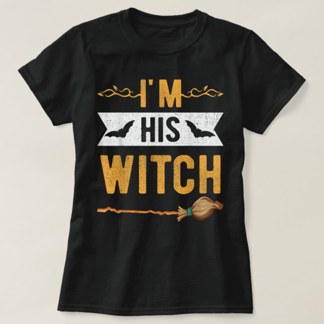 T-shirt Je suis sa sorcière mignonne Halloween Matching Co (Design devant)