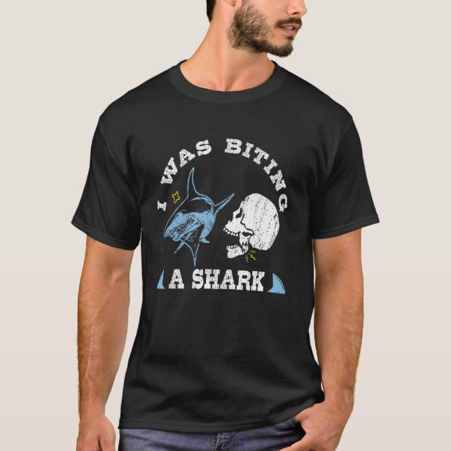 T-shirt J'Étais En Train De Bavarder Un Requin Broken Jaw  (Devant)