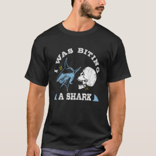T-shirt J'Étais En Train De Bavarder Un Requin Broken Jaw 