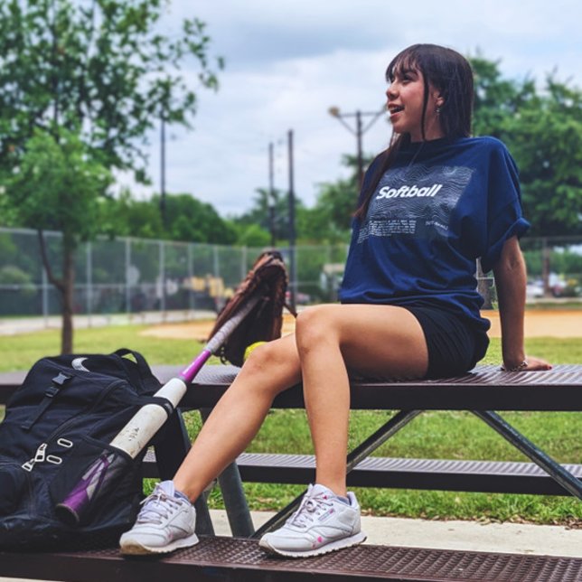 T-shirt JEUNESSE UNISEX Softball défini (Créateur téléchargé)