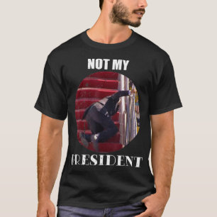 T-shirt Joe Biden Tombe Des Escaliers Pas Mon Président