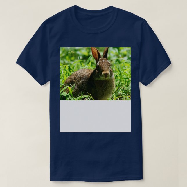 T-shirt Joli lapin sauvage Profitant de la lumière du sole (Design devant)