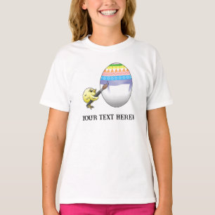 T-shirt Joli poussin jaune peint un œuf de Pâques coloré