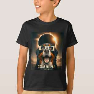 T-shirt Jolie selfie de femme avec un chien de montagne be