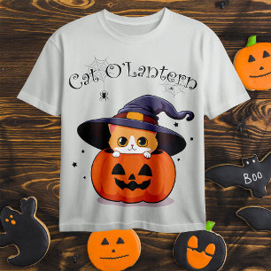 T-shirt Jolie sorcière féline rousse avec une citrouille d