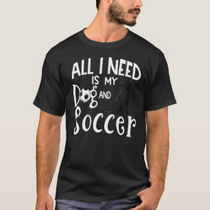 T-shirt Joueur de soccer de chien de triever du Labrador n