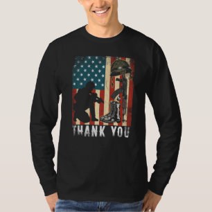 T-shirt Jour commémoratif en détresse Drapeau Bots militai