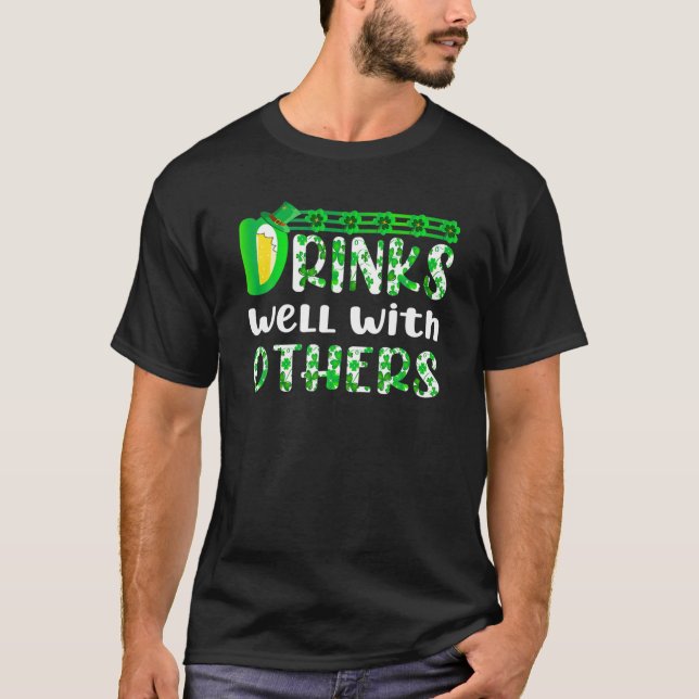 T-shirt Jour de la Saint Patrick Drôle Boire Bien Avec Ot (Devant)