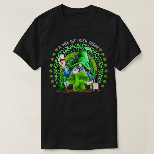 T-shirt Jour de la Saint Patrick Irlandais Gnome Boire Vin (Design devant)