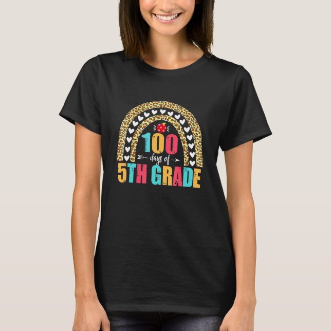 T-shirt Joyeux 100e jour de l'école 5e année Enseignant (Devant)