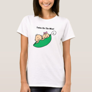 T-shirt Jumeaux de cosse de pois sur le chemin