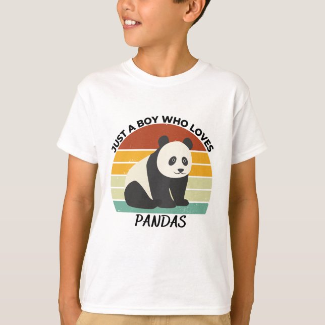 T-shirt Just a boy who loves pandas (Devant)